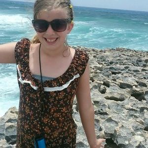 Meet your Posher, Izzy